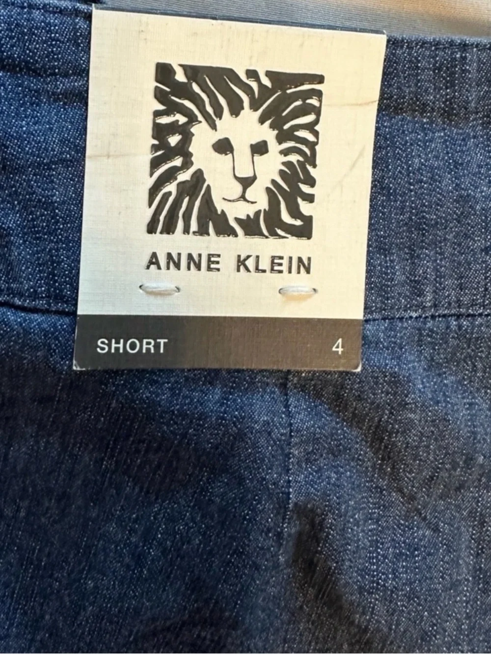 NWT Anne Klein Chambray Wrap Shorts Blue Tie Waist Size 4 Short